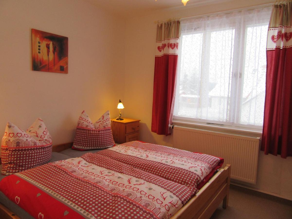 Appartamento Haus Hasenmueller Schmiedefeld am Rennsteig Esterno foto